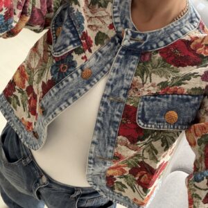 Chaqueta denim estampado floral